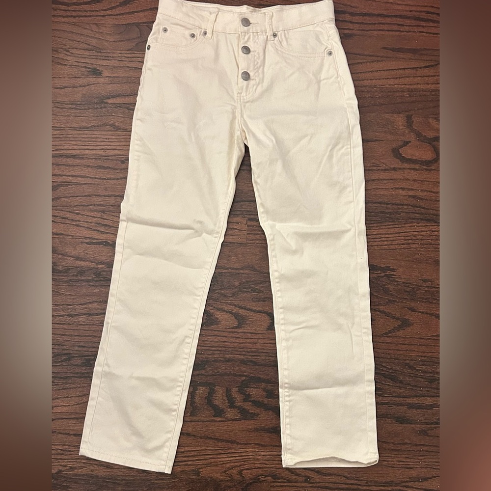 white levi’s high waisted pants